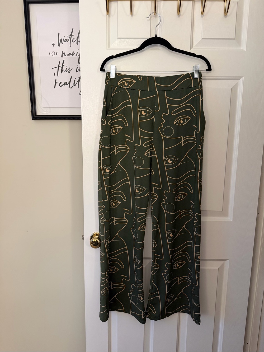 Stylish Olive Graphic Wide-Leg Women’s Pants